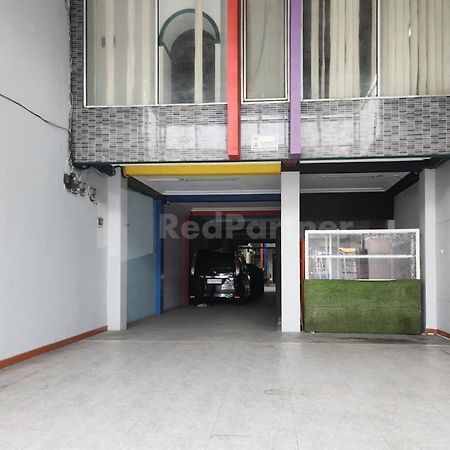 Puspita Homestay Mitra Reddoorz Bekasi Zewnętrze zdjęcie