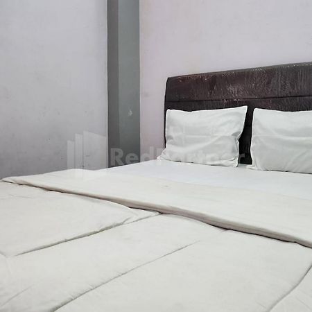 Puspita Homestay Mitra Reddoorz Bekasi Zewnętrze zdjęcie