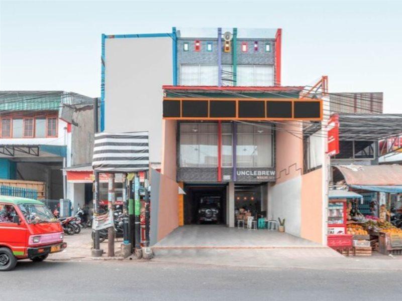Puspita Homestay Mitra Reddoorz Bekasi Zewnętrze zdjęcie