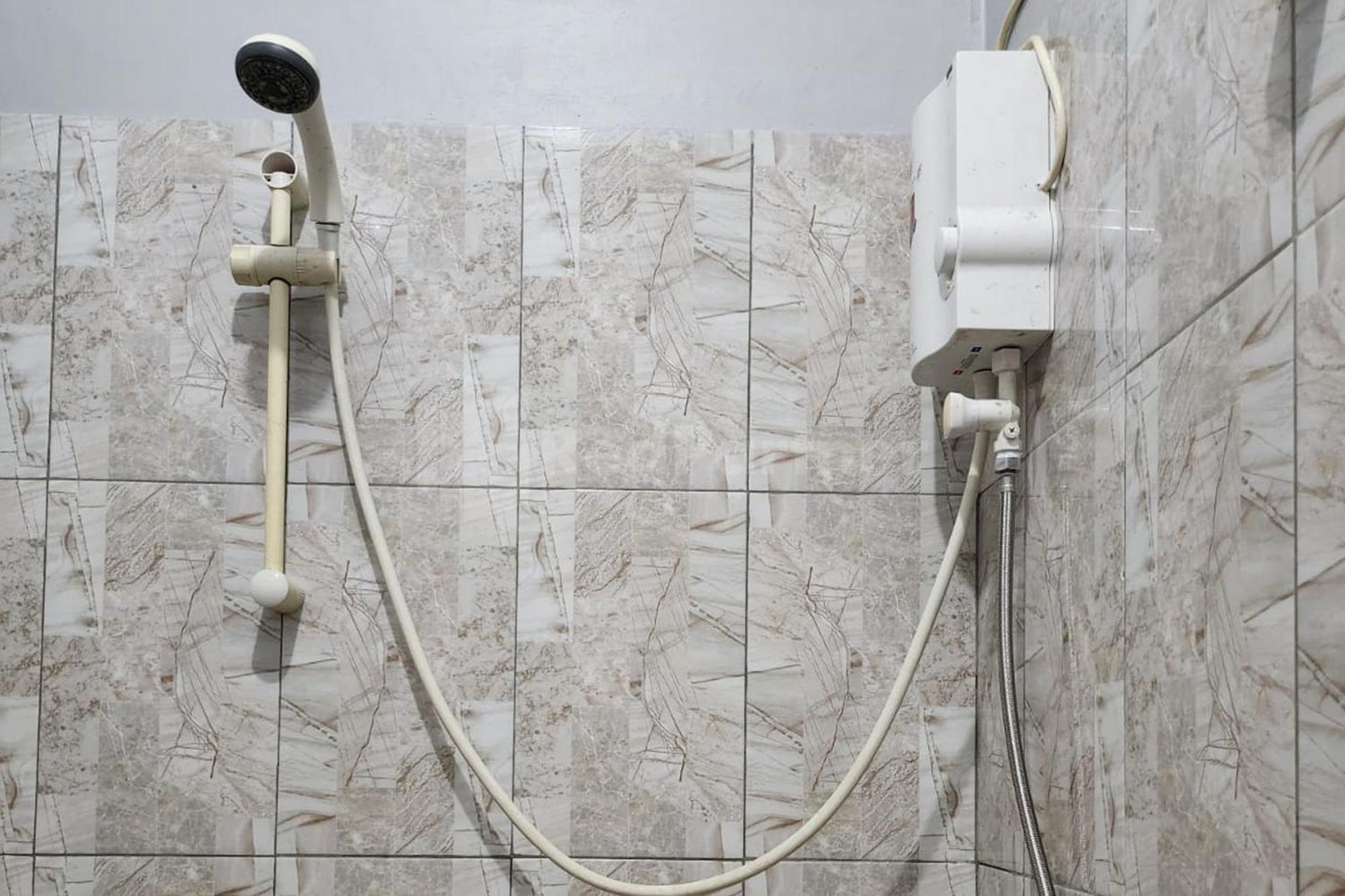 Puspita Homestay Mitra Reddoorz Bekasi Zewnętrze zdjęcie