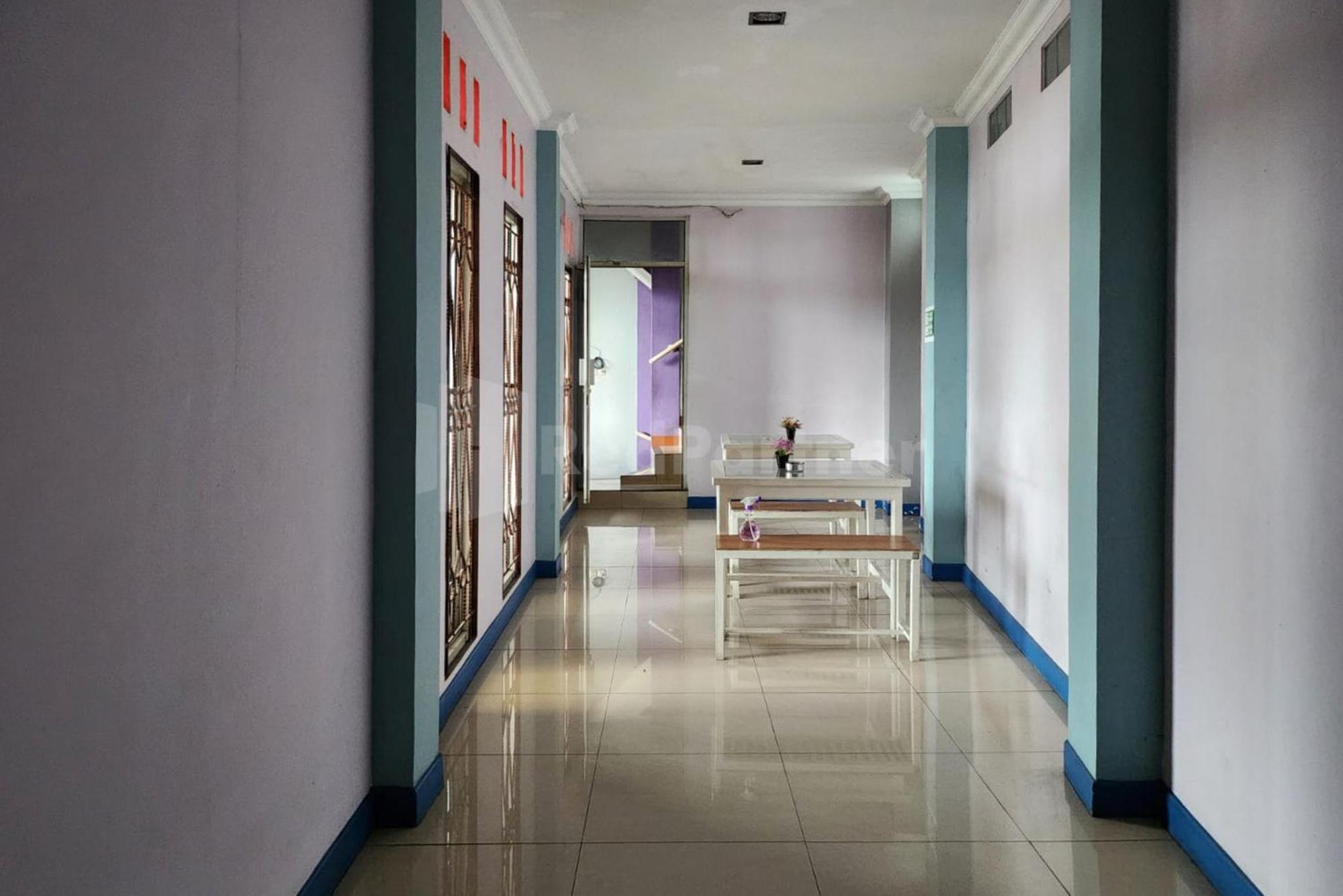 Puspita Homestay Mitra Reddoorz Bekasi Zewnętrze zdjęcie